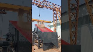 Chạy thử nghiệm màn hình rung ba lớp tại nhà máy.Màn hình rung ba lớp model 2160