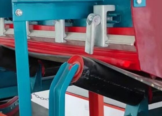 Conveyor PU Skirting Strip Beveled Edge Wear Resistant Aggregate Conveyor Sealing