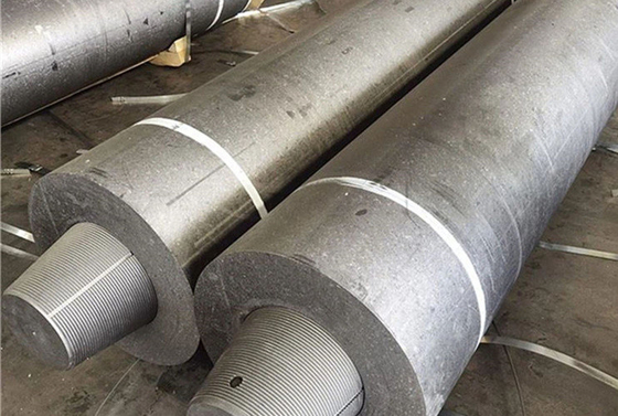 Điện cực hiệu suất cao Uhp Graphite Electrodes cho lò công nghiệp đòi hỏi