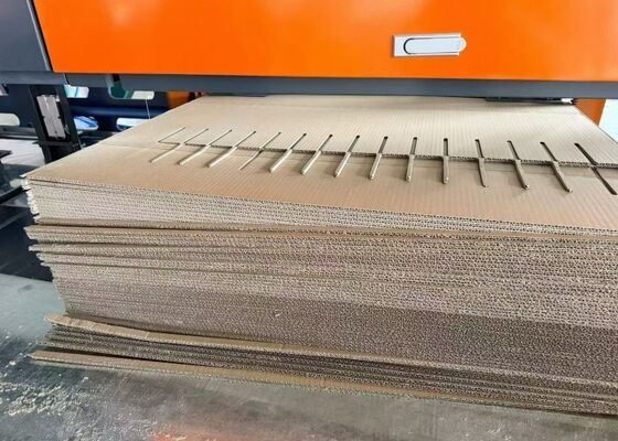 Máy cắt dây CNC cho ván lồi / Máy cắt bông