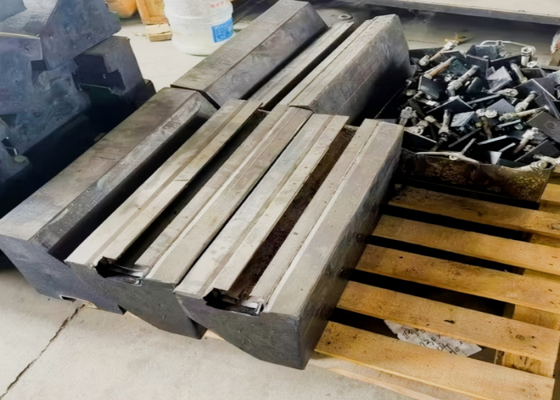 Lớp lót cao su cho máy nghiền quặng Thích hợp cho điều kiện khai thác khắc nghiệt